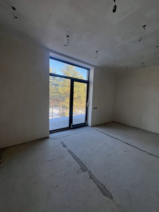 Продаю окрему будівлю в Хотянівці