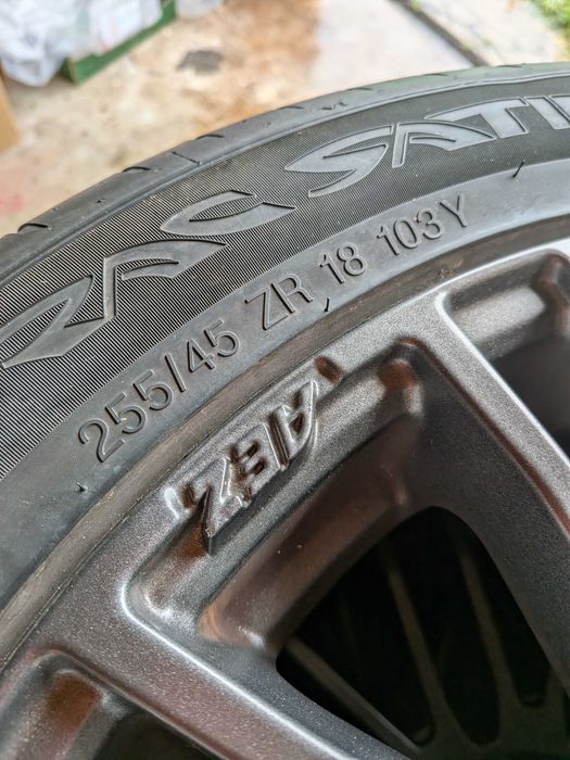 Jantes com pneus VW transporter T5 T6 em muito bom estado