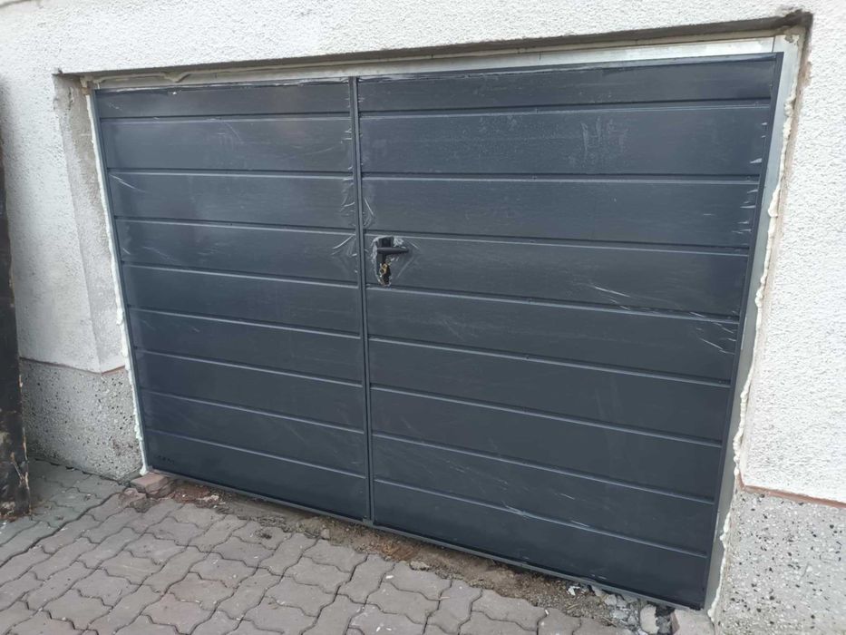 Brama garażowa dwuskrzydłowa PRODUCENT
