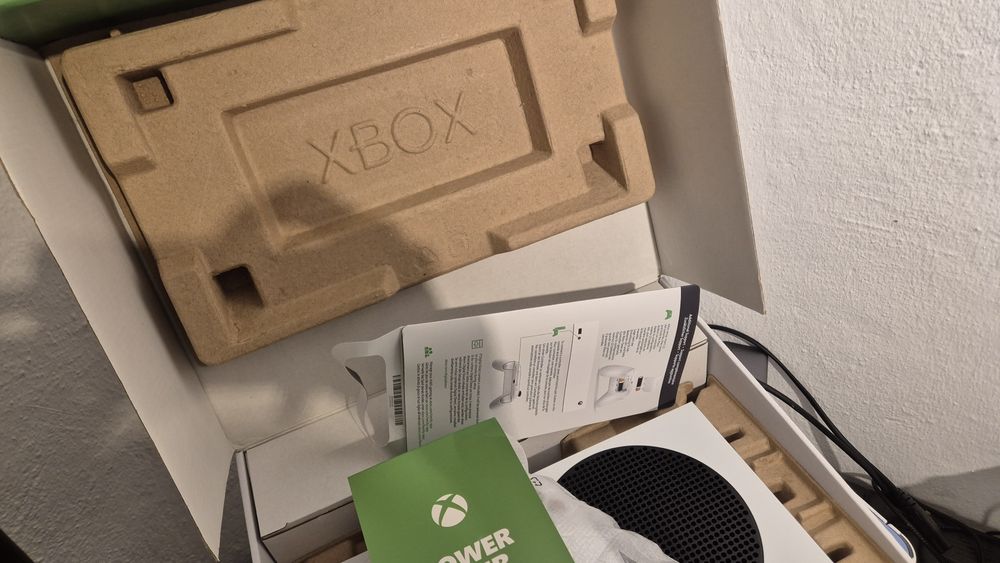 Xbox series S (quase nova) 256gb