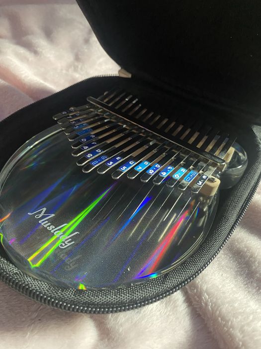 Kalimba instrument miś