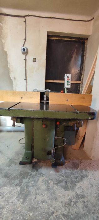 Frezarka dolnowrzecionowa