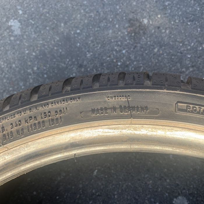 Шины зимние 295/30/19 235/35/19 Dunlop 3D