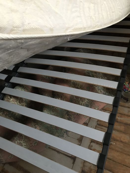 Кровать матрас и каркас 160/200