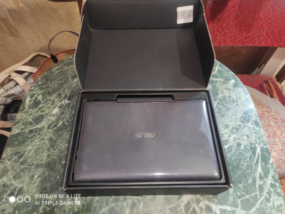 Продам мини ноутбук Асус