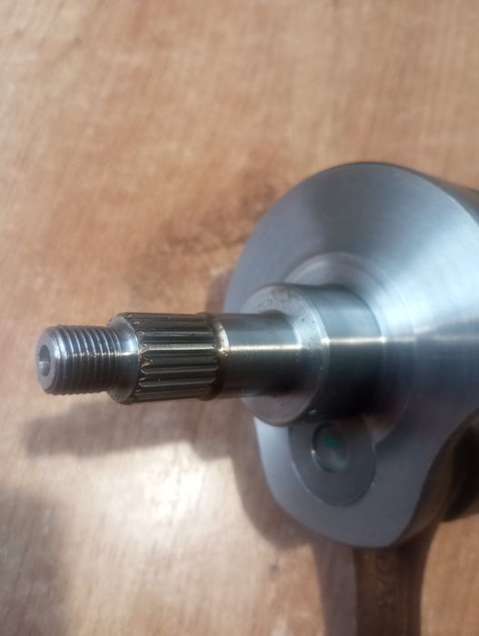 Wał korbowy Aprilia SX 125 korba łamany element mechanizmu korbowego