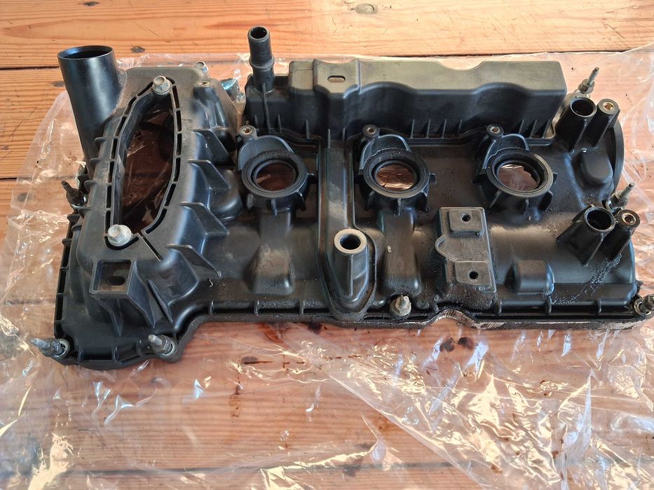 Клапанна кришка фюжен 2.7