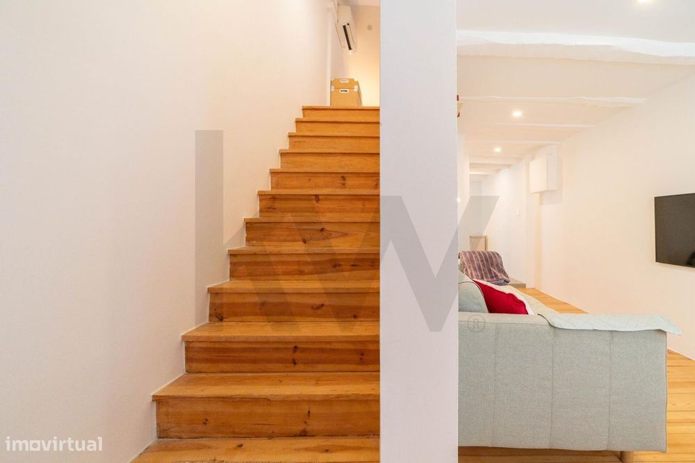 Apartamento T1 Duplex em São Vicente - Lisboa