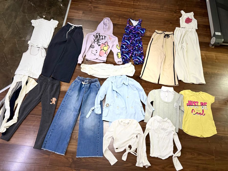 Одяг на дівчинку 8-9 років