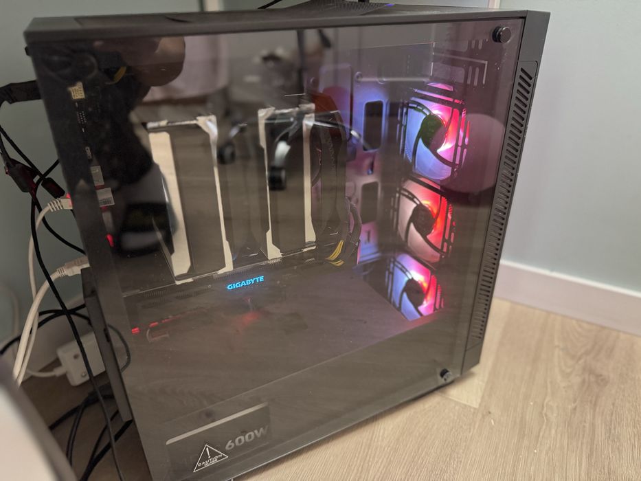 Mocny zestaw PC z monitorem 4K – idealny do gier i pracy