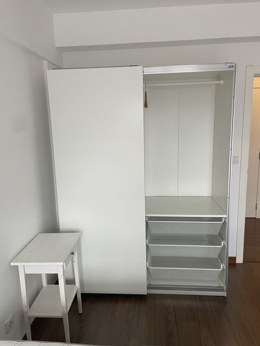 2 Roupeiros IKEA PAX + Portas HASVIK + Interiores KOMPLEMENT