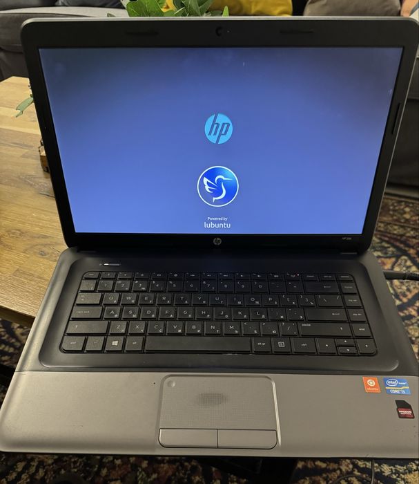ноутбук HP 250 G1 працює