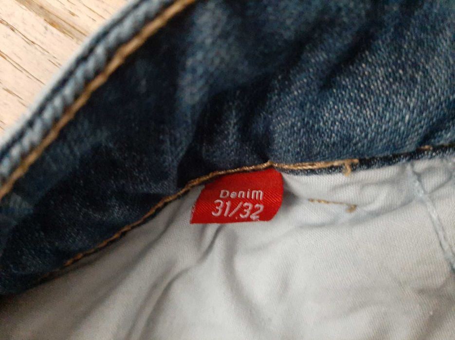 Esprit damskie jeansy 31/32