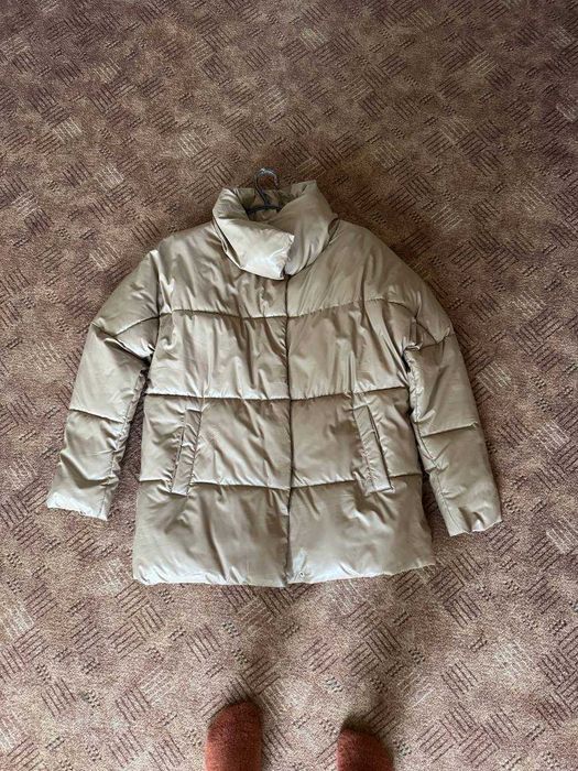 Куртка осінь нова вдягали тільки раз велика розміром не підійшла
