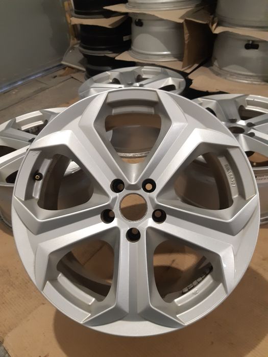 Тітіни,диски 5/112 r18 ALUTEC ГАРНИЙ СТАН