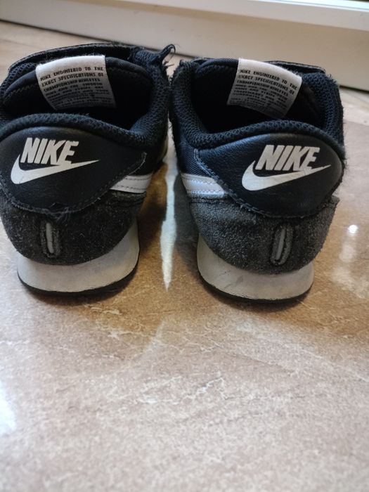 Кросівки дитячі Nike. Розмір 30. Стелька 19 см.