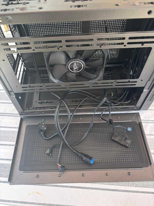 Caixa de Computador NOX Hummer VAULT Mini-ITX