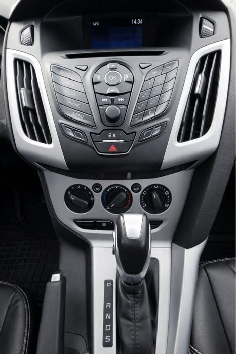 Ford Focus SE  2014 модельний рік