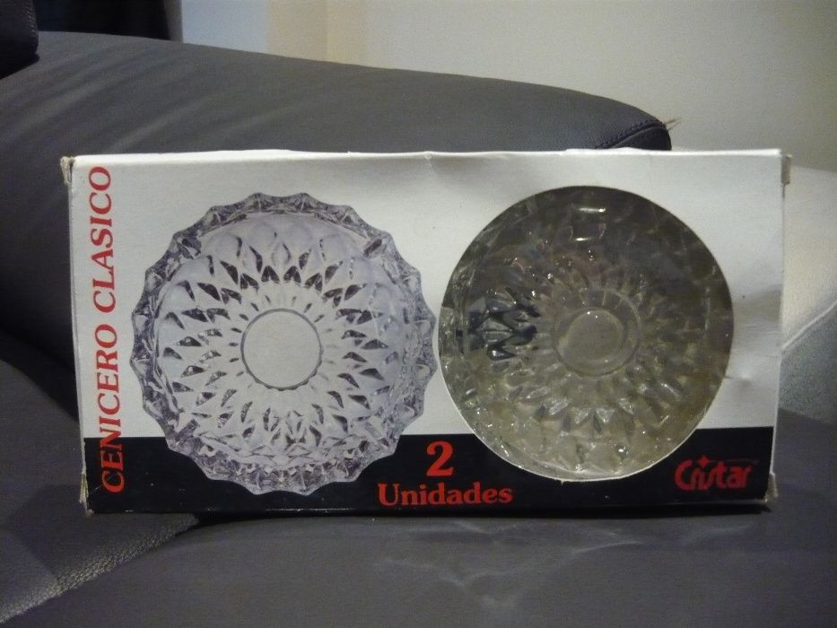 Set of 2 Glass Ashtrays