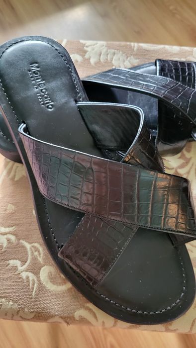 Продам летние мужские кожаные сланци.