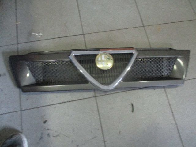 Grelha do Pára-Choques da Frente ALFA ROMEO 33 (907A_)