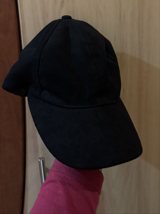 Кепка чорна замшева