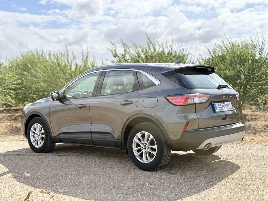 Ford Kuga 1.5 TDCI - Ecoblue Titanium — photo 2