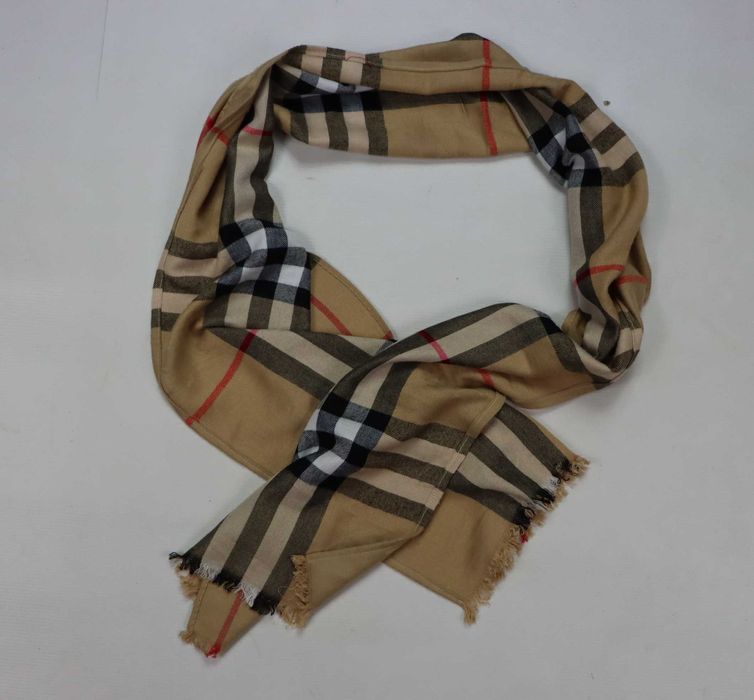 Burberry kaszmirowy szal.