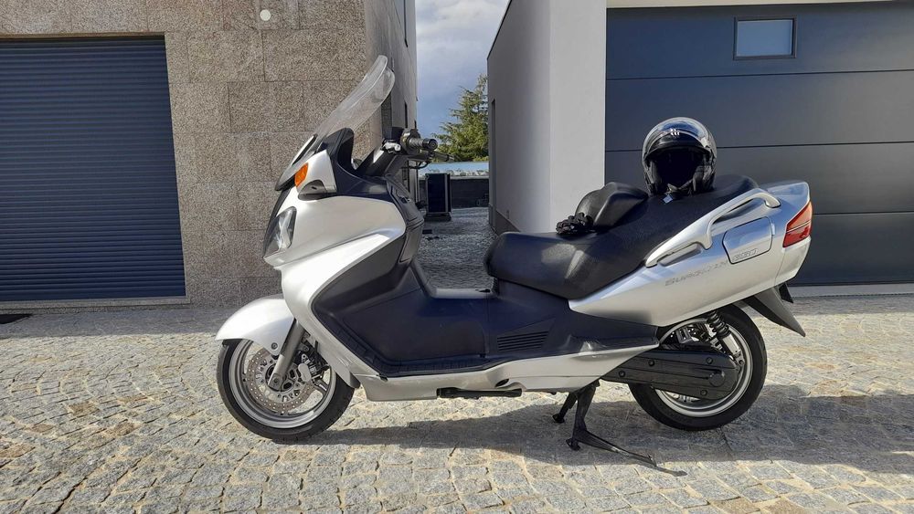 Suzuki Burgman 650 (55cv) de 2004 excelente estado