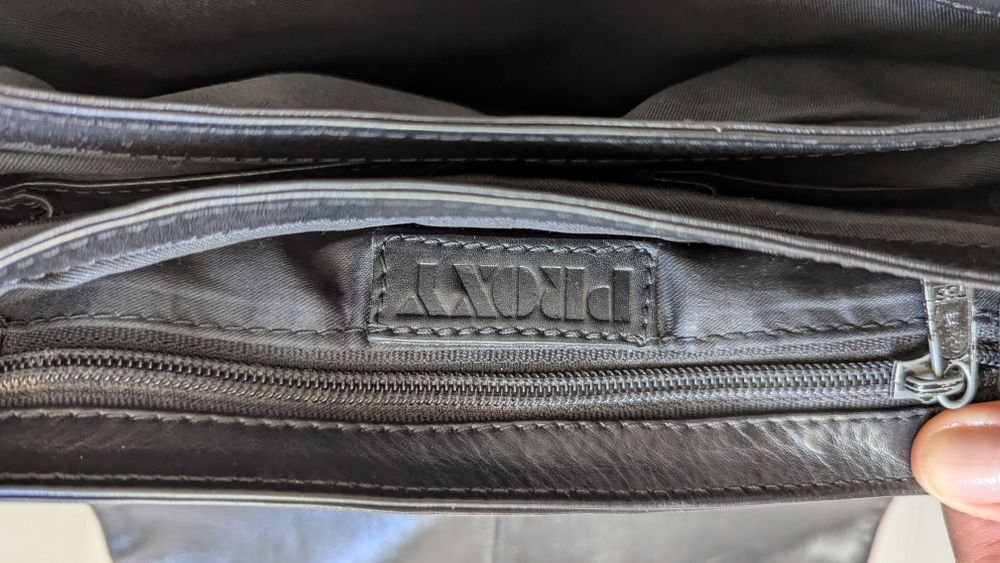 Шкіряна жіноча сумочка