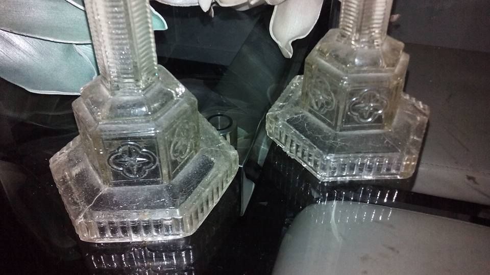 2 castiçais muito antigos originais castelinhos + de 100 anos