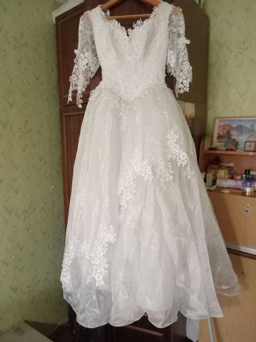 Сукня весільна біла