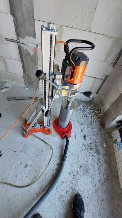 Wiercenie w betonie (32-350mm). Cięcie, kucie i szlifowanie betonu.