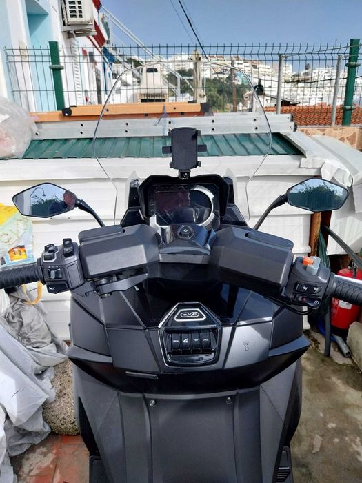 Kymco CV3 550cc Preto + Capacete