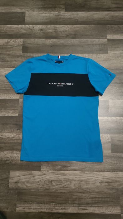 świetny t-shirt TOMMY HILFIGER jak nowy