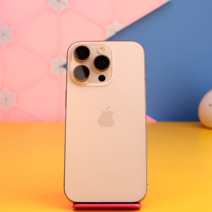 Смартфон Apple iPhone 16 Pro 256GB Desert (175819) Б/У З ГАРАНТІЄЮ