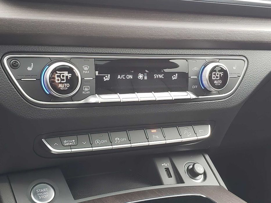 Audi Q5      2021
