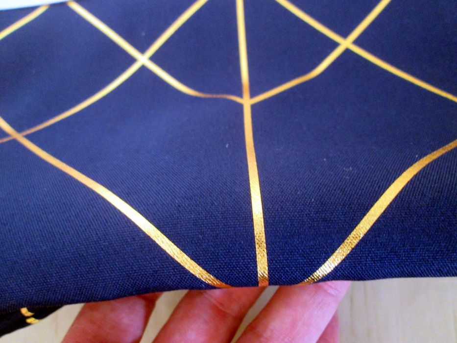 Zasłony granatowe ze złotymi metalicznymi pasami 2 sztuki/para