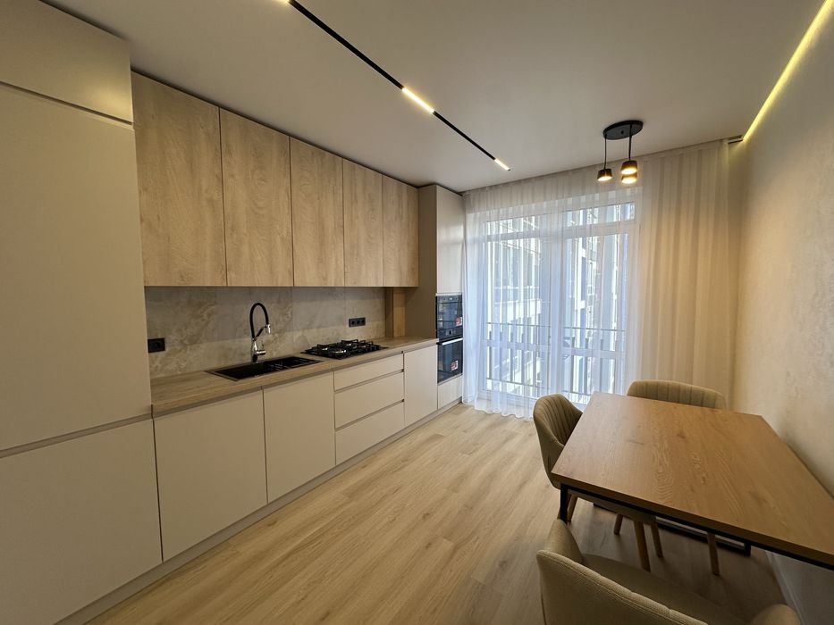 2 км з двосторонім плануванням 68.3 м2 в центрі