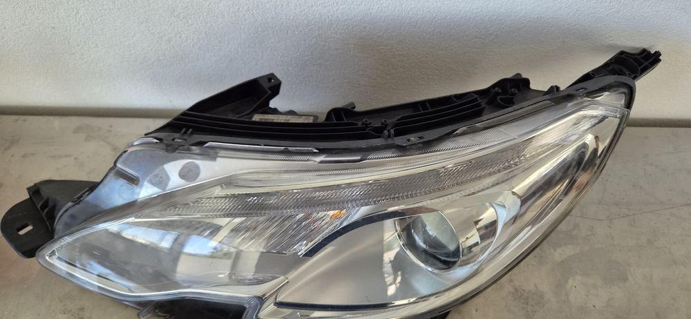 Farol esq peugeot 2008 (2013-2019)