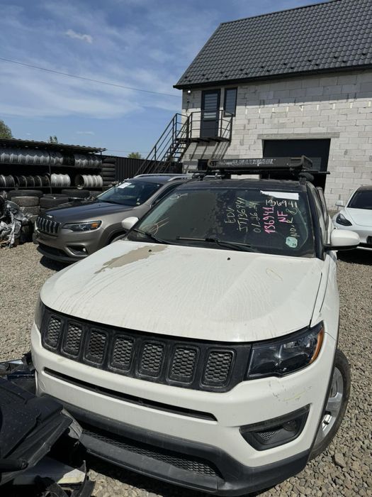 Фара бампер крило капот двері Jeep Compass 2017-2021