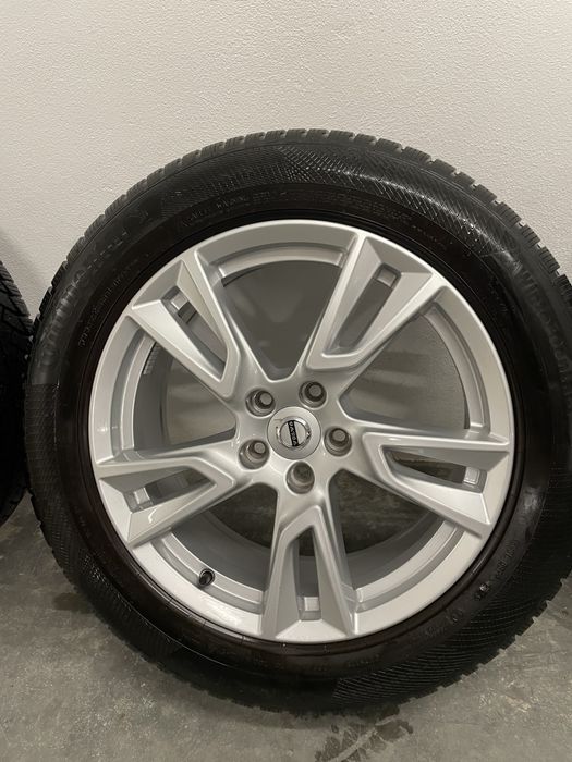 Jantes Volvo 18 polegadas com pneus