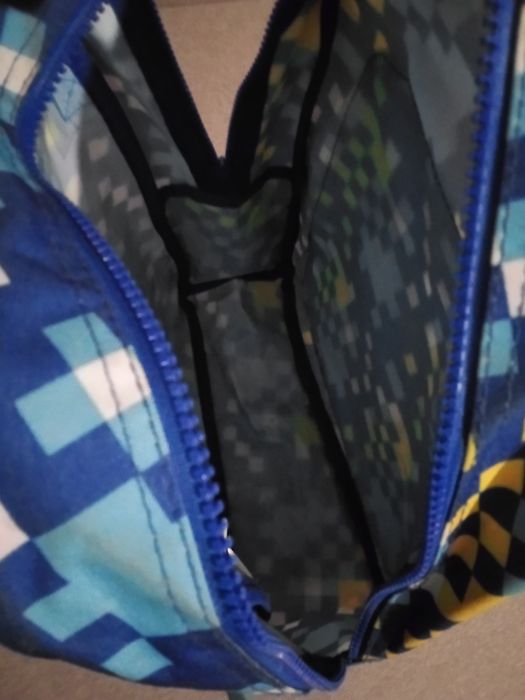 Рюкзак  шкільний .