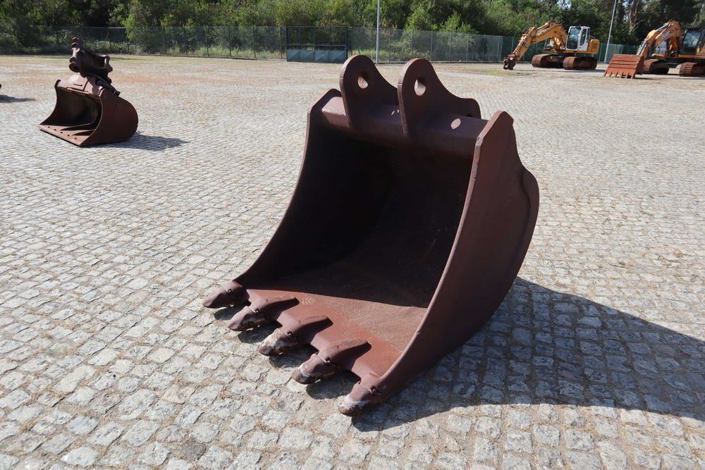 Balde escavação 1230 mm Ø80