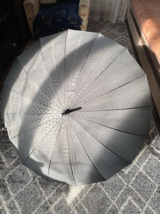 Продам мужской зонт—трость.