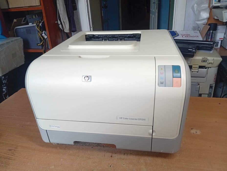 Кольоровий лазерний принтер HP Color LaserJet CP1215, заправлений 100%