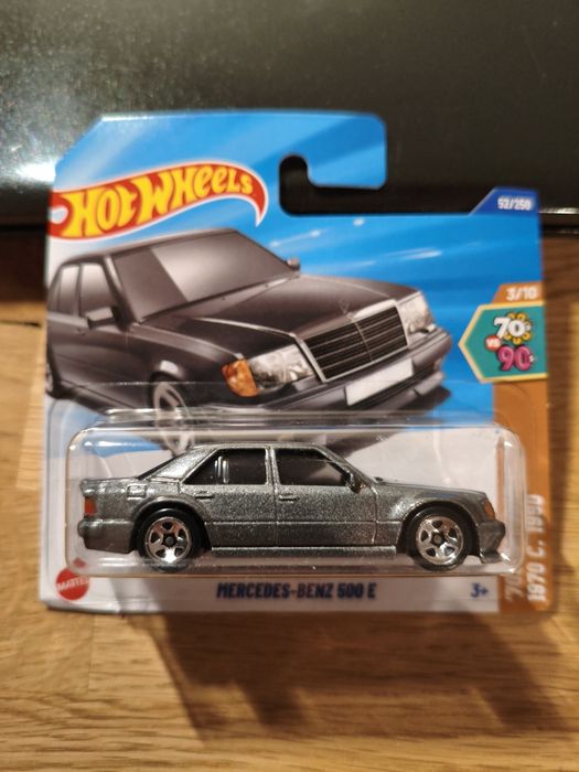 Hot Wheels Mercedes-Benz 500 E