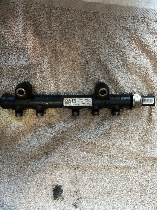 Regua de Injeção VOLVO V40 Hactchback 1.6 (525) D2 D4162t