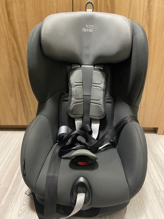 Britax-Romer автокрісло Trifix2 i-Size з 9 місяцір до 4 років