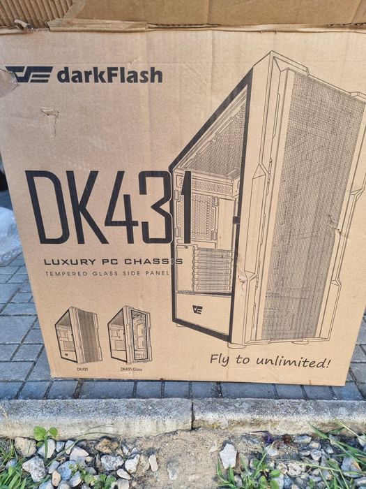 Obudowa komputerowa DarkFlash DK431 Mesh uszkodzona